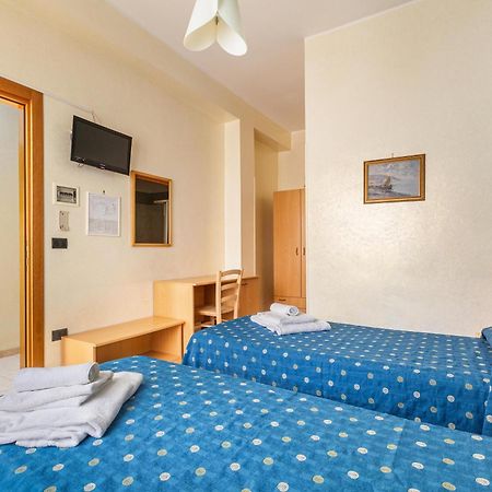 Hotel Il Riccio Porto Cesareo Bagian luar foto