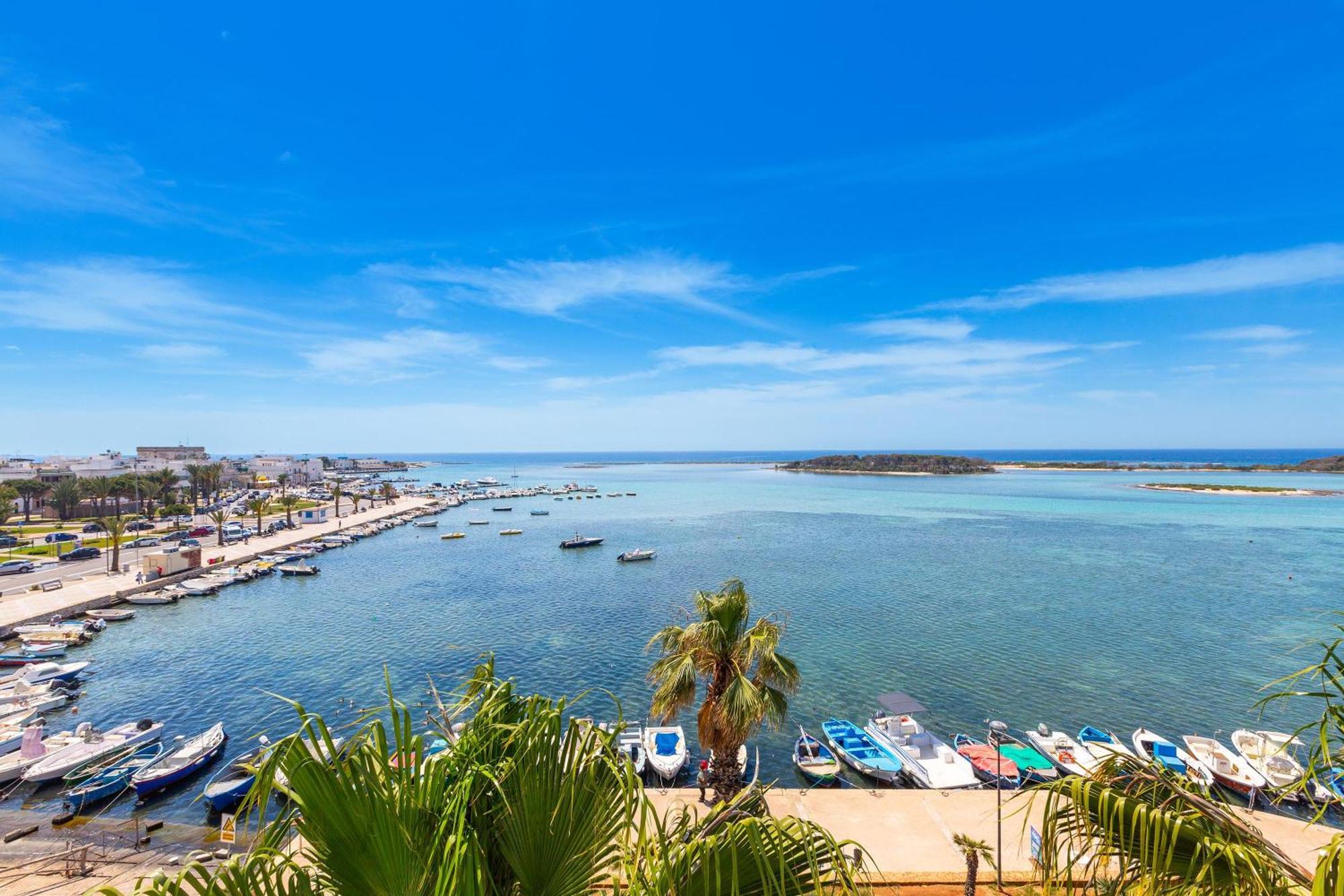 Hotel Il Riccio Porto Cesareo Bagian luar foto