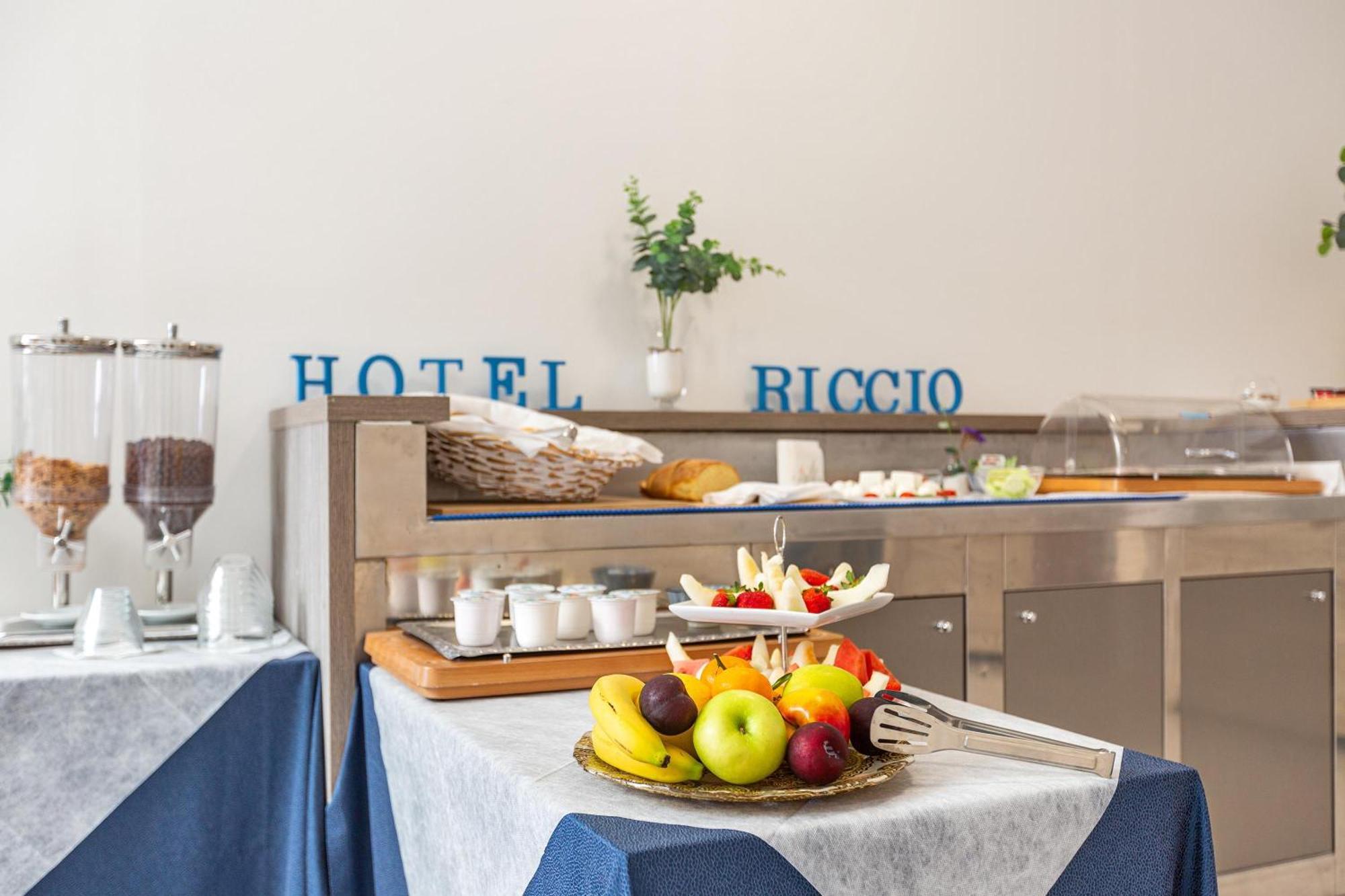 Hotel Il Riccio Porto Cesareo Bagian luar foto