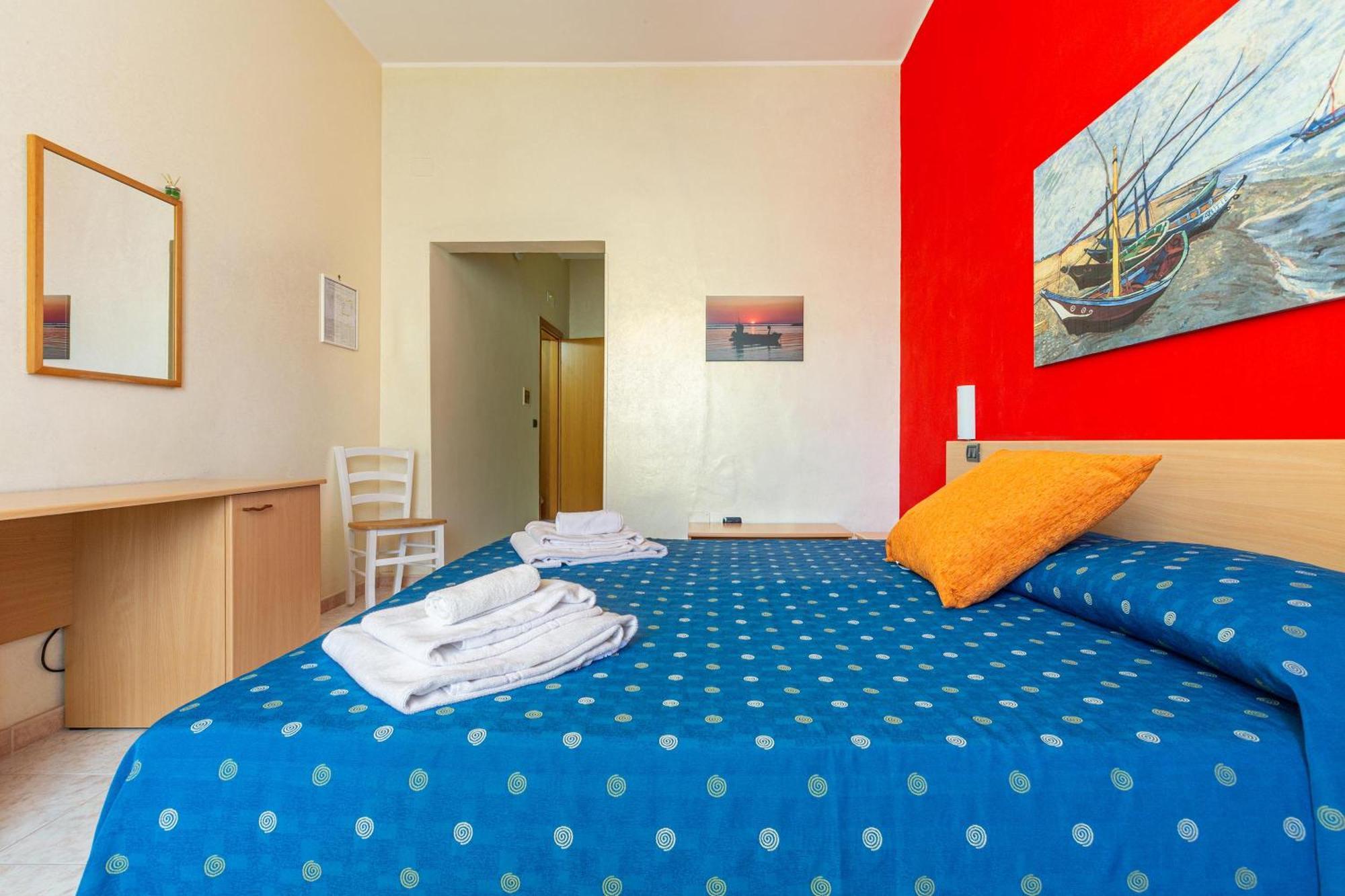Hotel Il Riccio Porto Cesareo Bagian luar foto