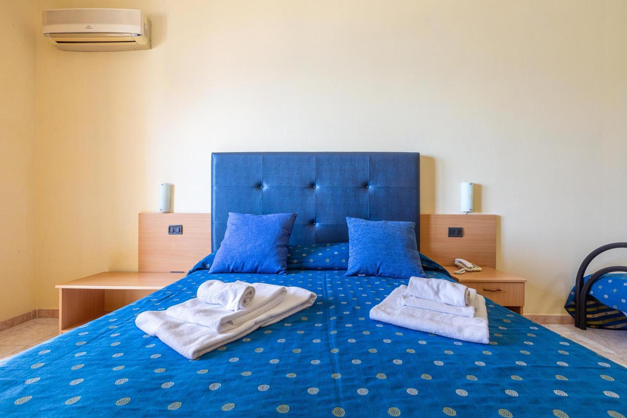 Hotel Il Riccio Porto Cesareo Bagian luar foto