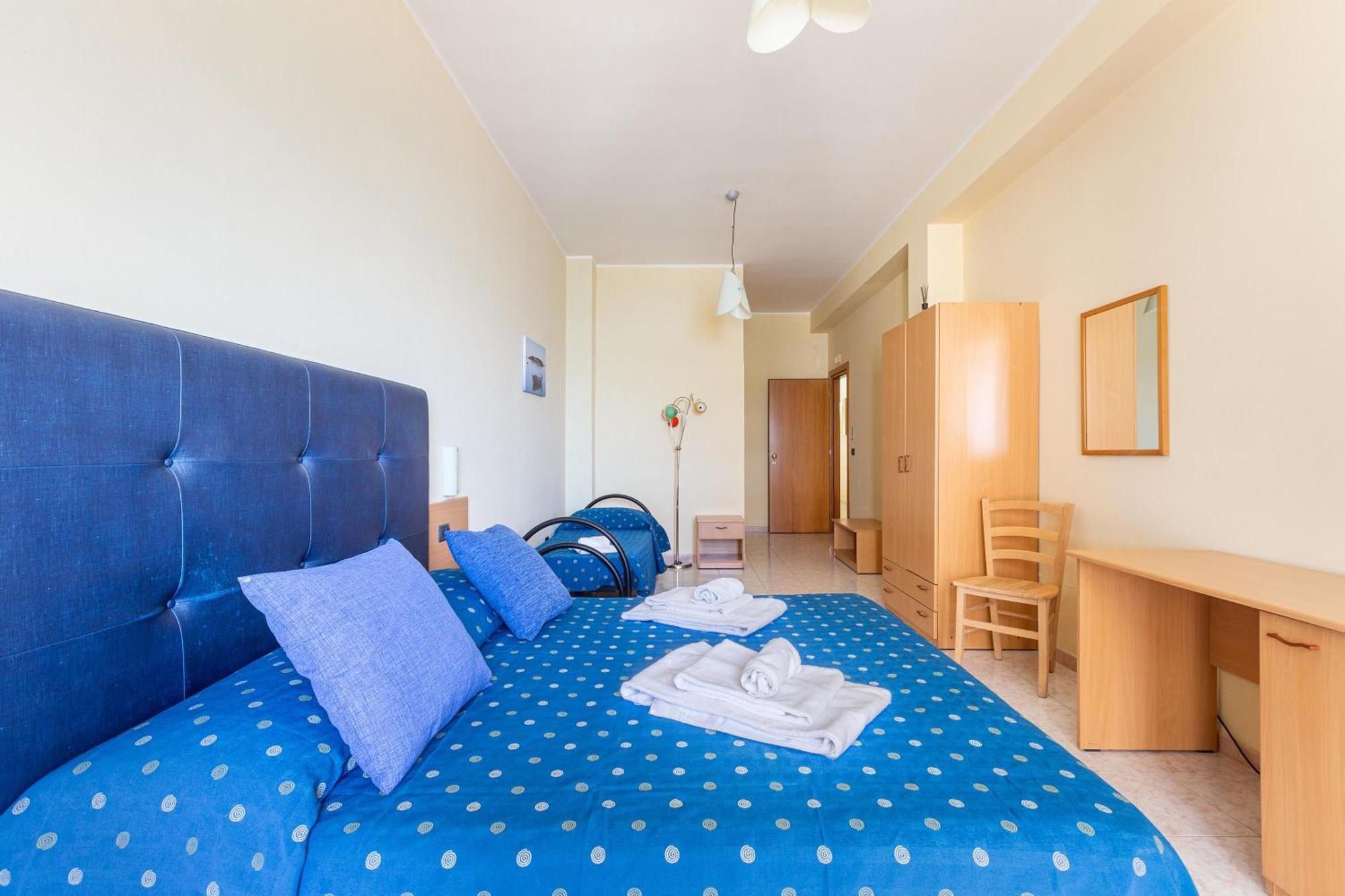 Hotel Il Riccio Porto Cesareo Bagian luar foto