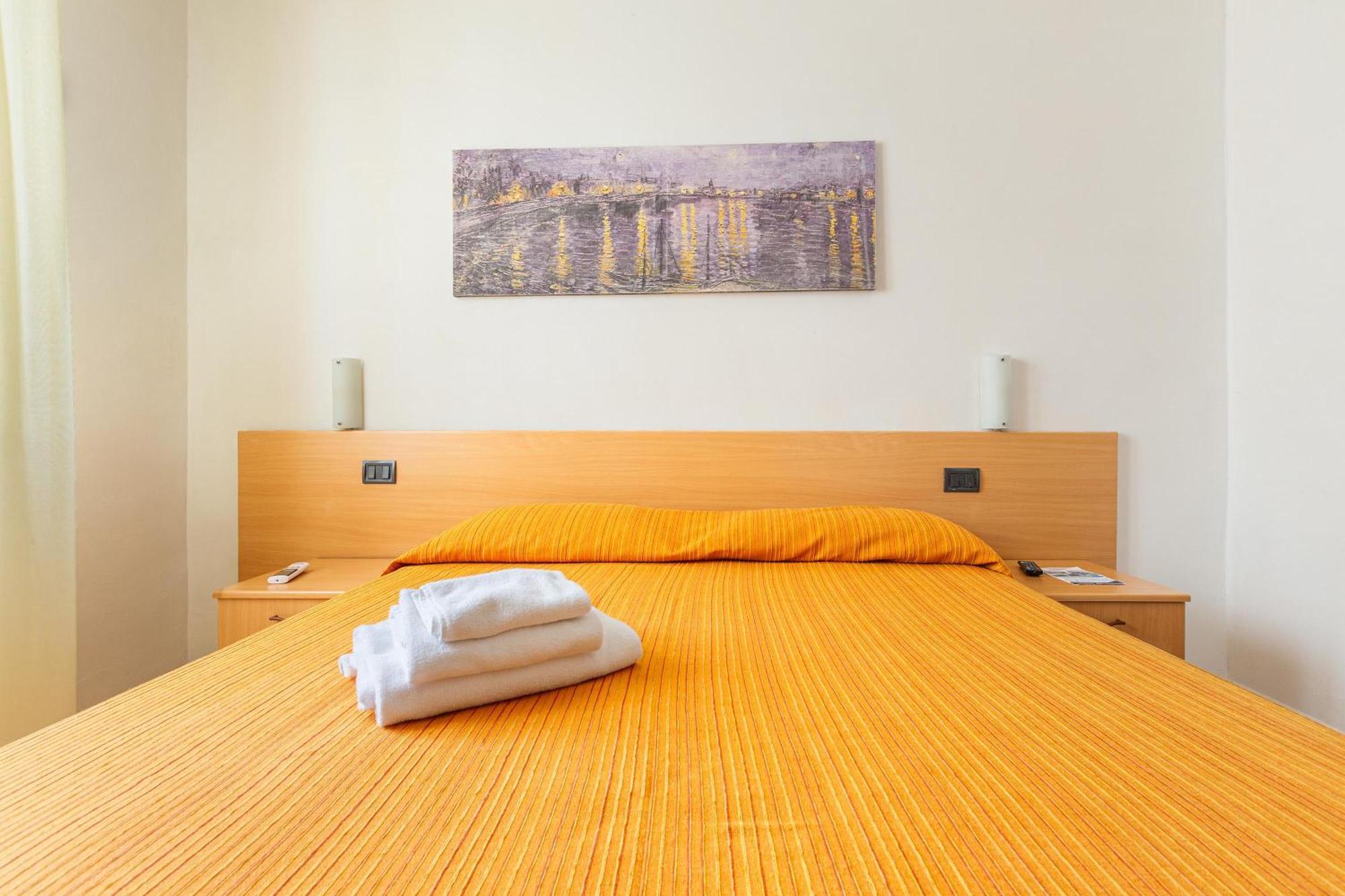 Hotel Il Riccio Porto Cesareo Bagian luar foto