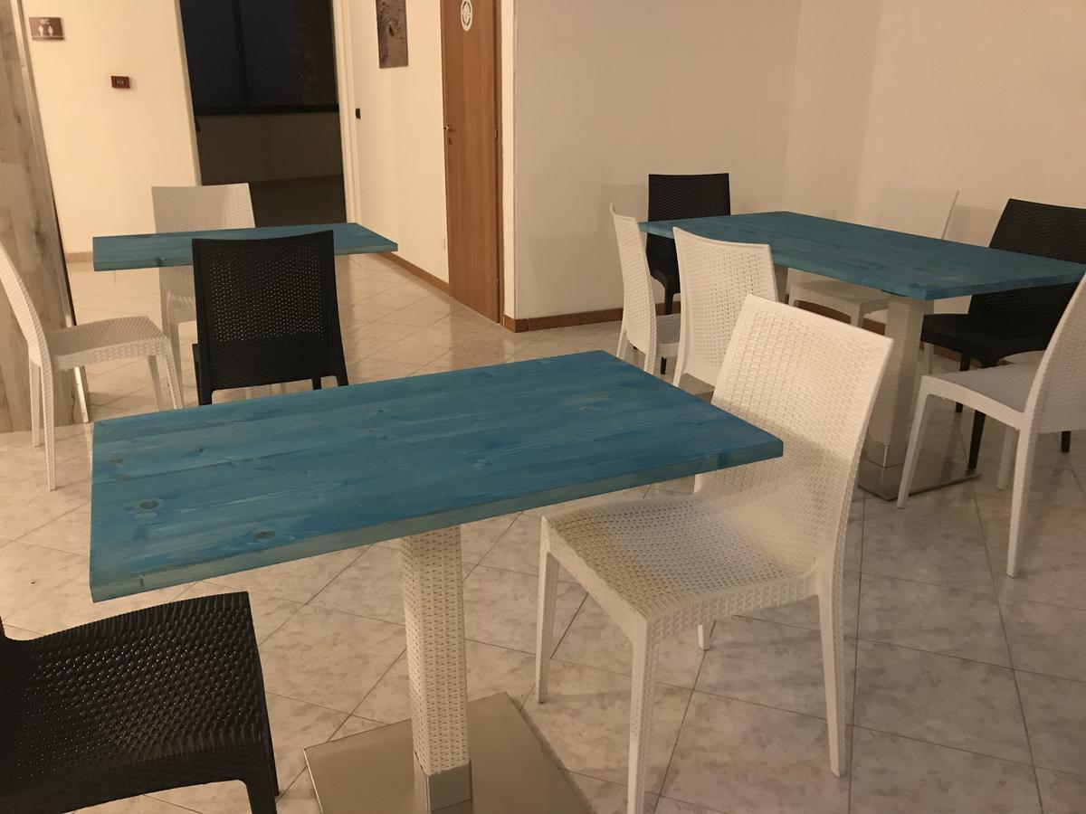Hotel Il Riccio Porto Cesareo Bagian luar foto
