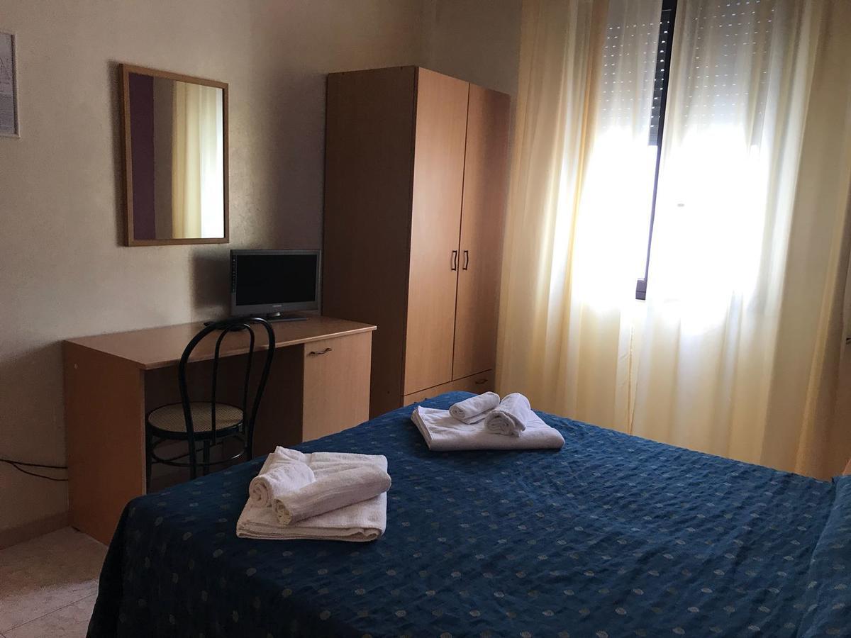 Hotel Il Riccio Porto Cesareo Bagian luar foto