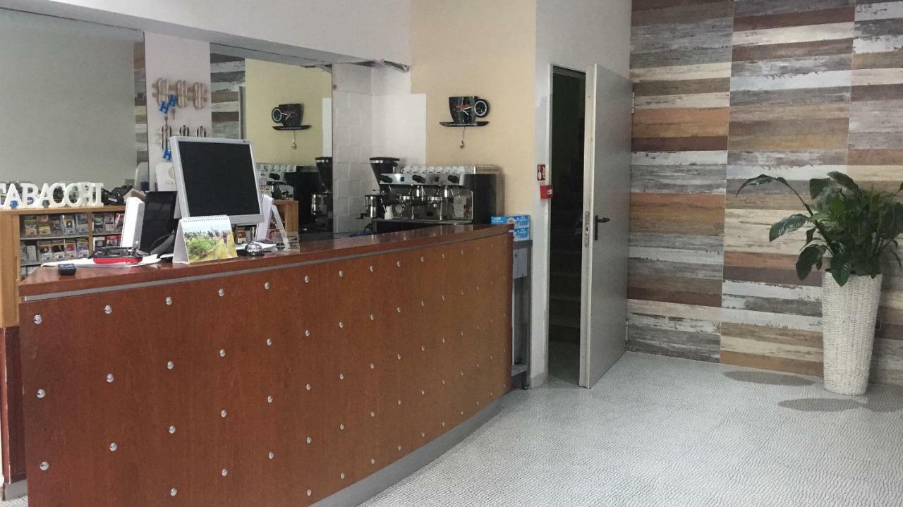 Hotel Il Riccio Porto Cesareo Bagian luar foto